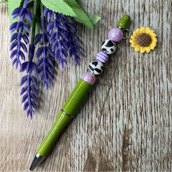 Handcrafted Pens Flower Pineapple Beaded Unique Artisan Gifts Office Accessories - Picture 6 of 9